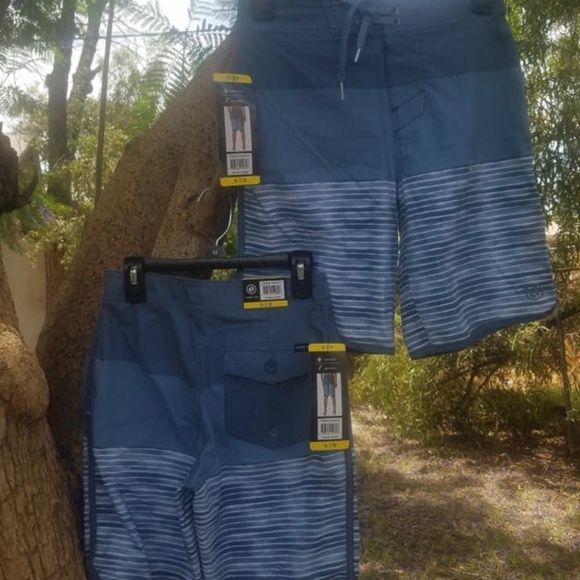 Hang Ten boys board shorts - Picture 4 of 4